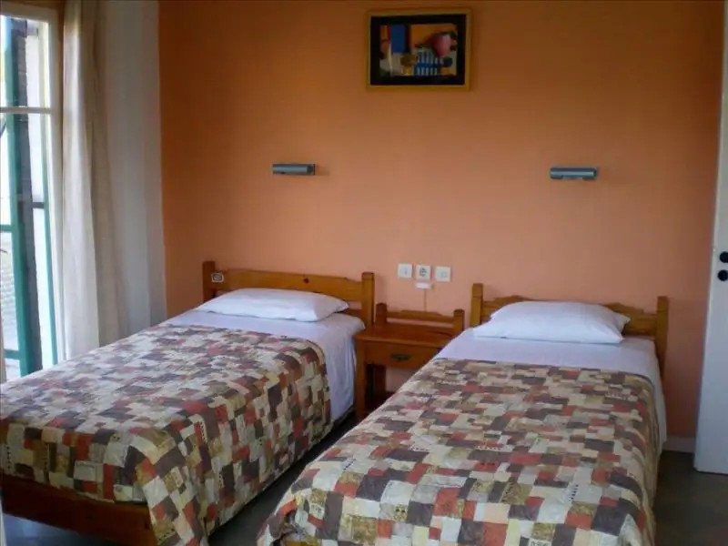 ROSE GARDEN APARTMENTS