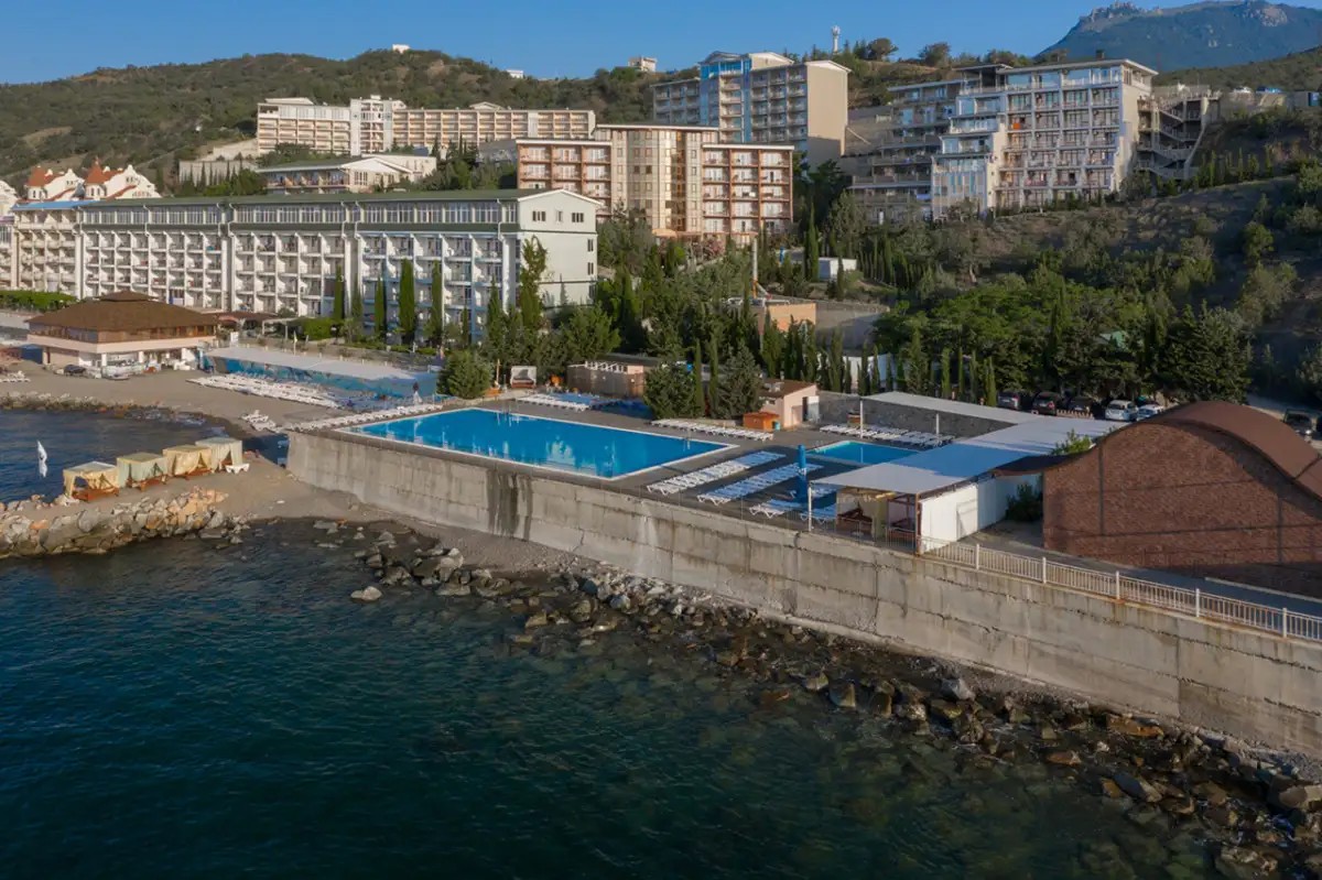 МОРСКОЙ ПАНСИОНАТ СЕМИДВОРЬЕ