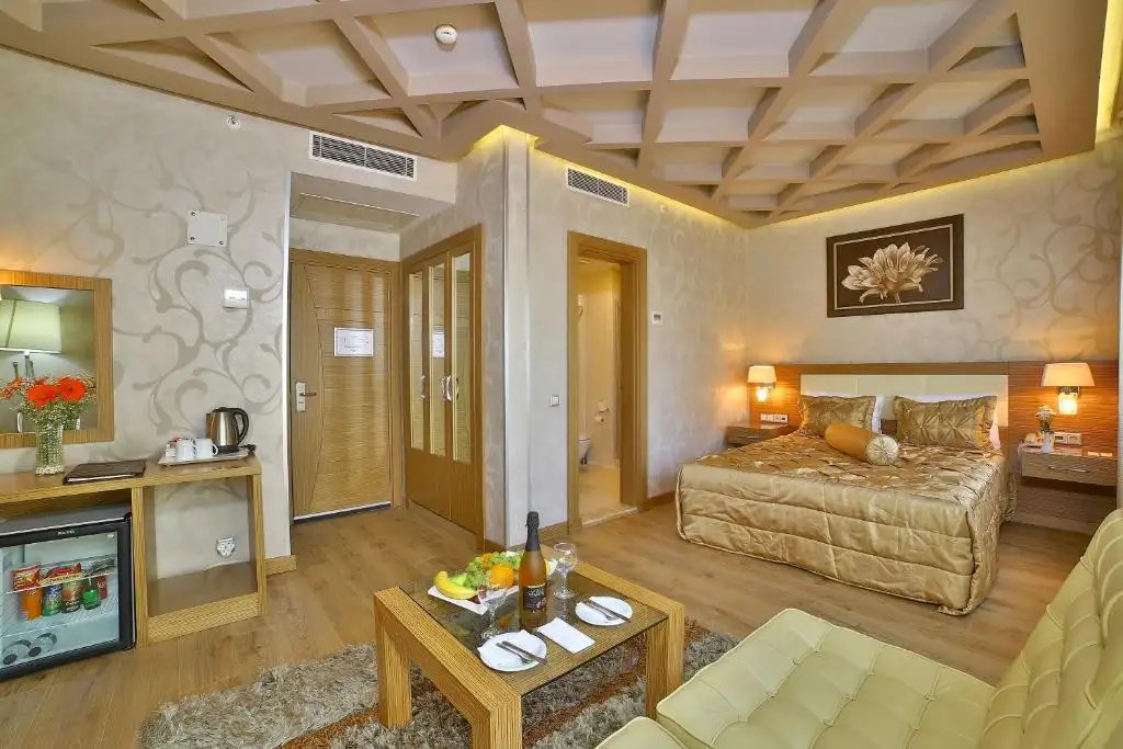 THE TIME HOTEL LALELI