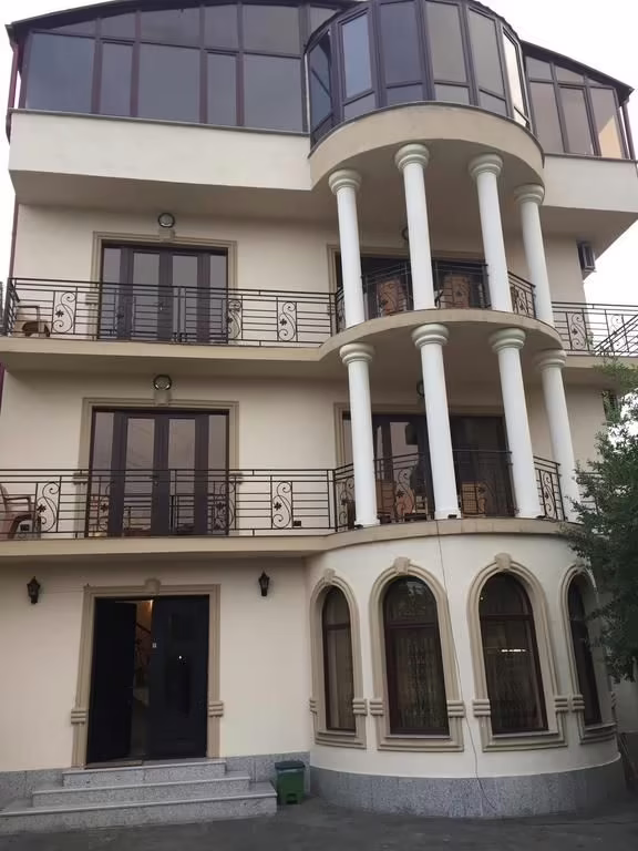 VILLA VICTORIA