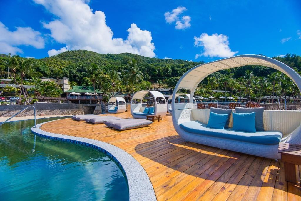 COCO DE MER & BLACK PARROT SUITES