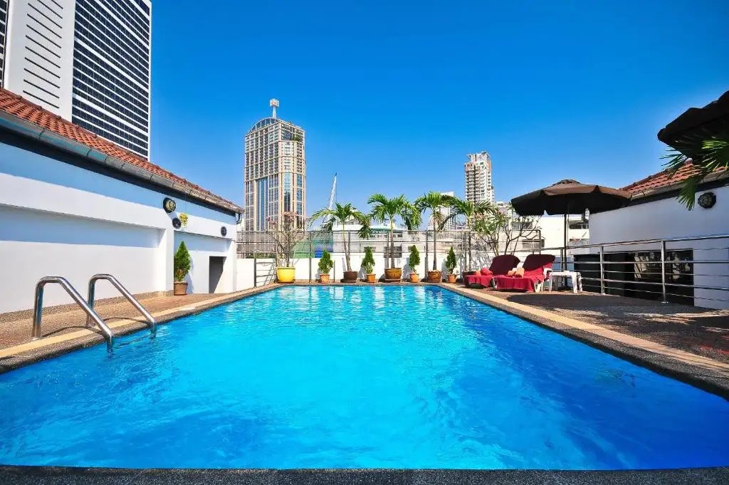 ADMIRAL SUITES
