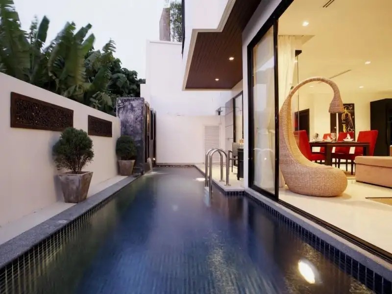 BY THE LAKE VILLAS