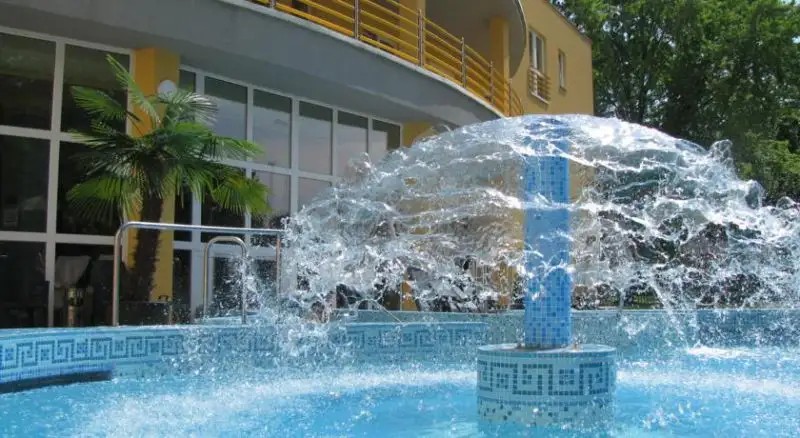 HUNGUEST HOTEL APOLLO (EX. APOLLO THERMAL HOTEL APART)