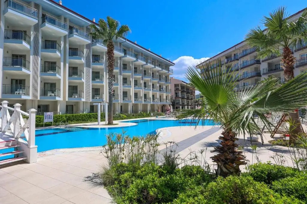 RAMADA HOTEL & SUITES BY WYNDHAM KUSADASI