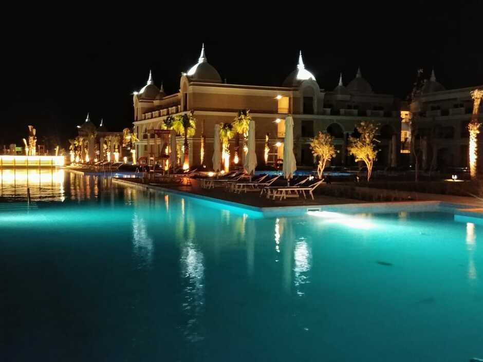 TITANIC ROYAL HOTEL