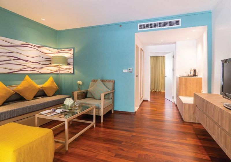 1 bedroom suite with terrace pool view