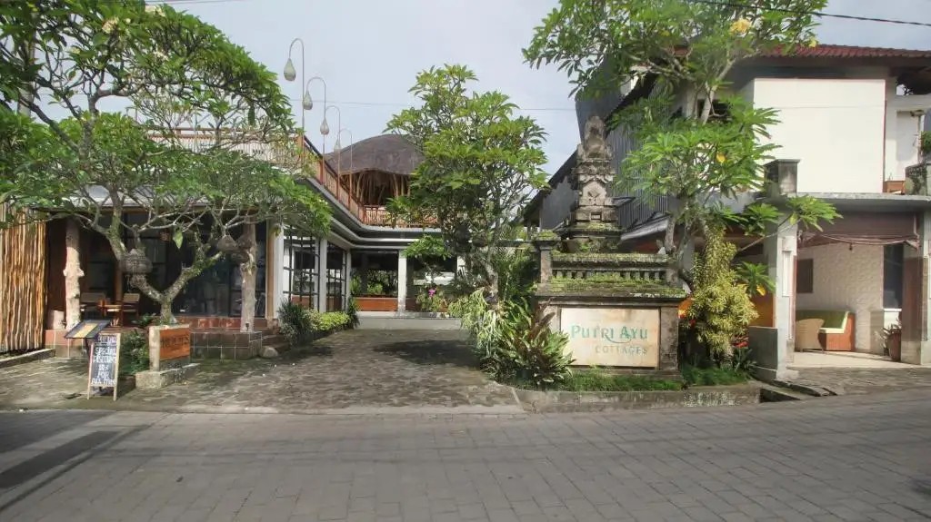 PUTRI AYU COTTAGES