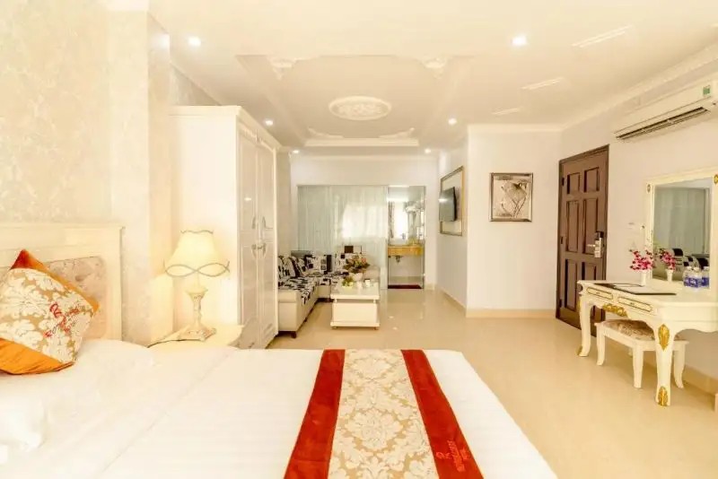 ROMELIESS HOTEL