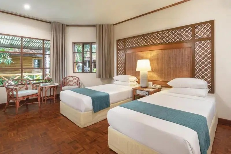 REGENT CHALET REGENT BEACH CHA-AM