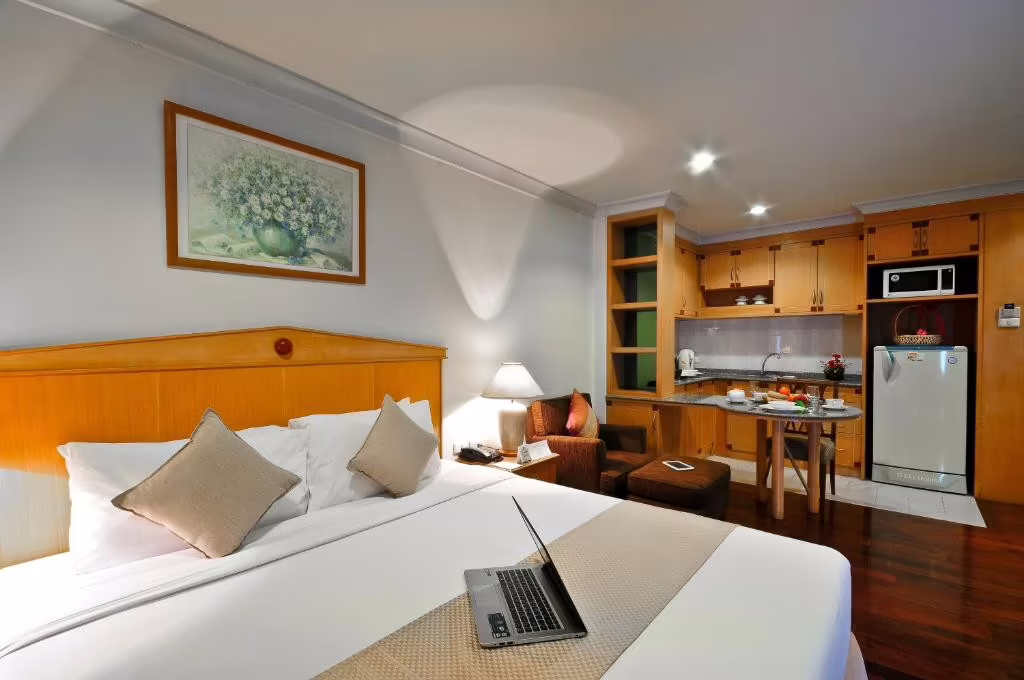 ADMIRAL SUITES