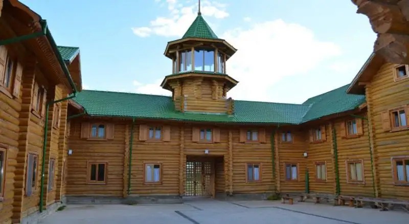 ЭТНОМИР (РУССКОЕ ПОДВОРЬЕ)