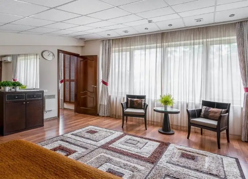 RIAL HOTEL (РИАЛ)