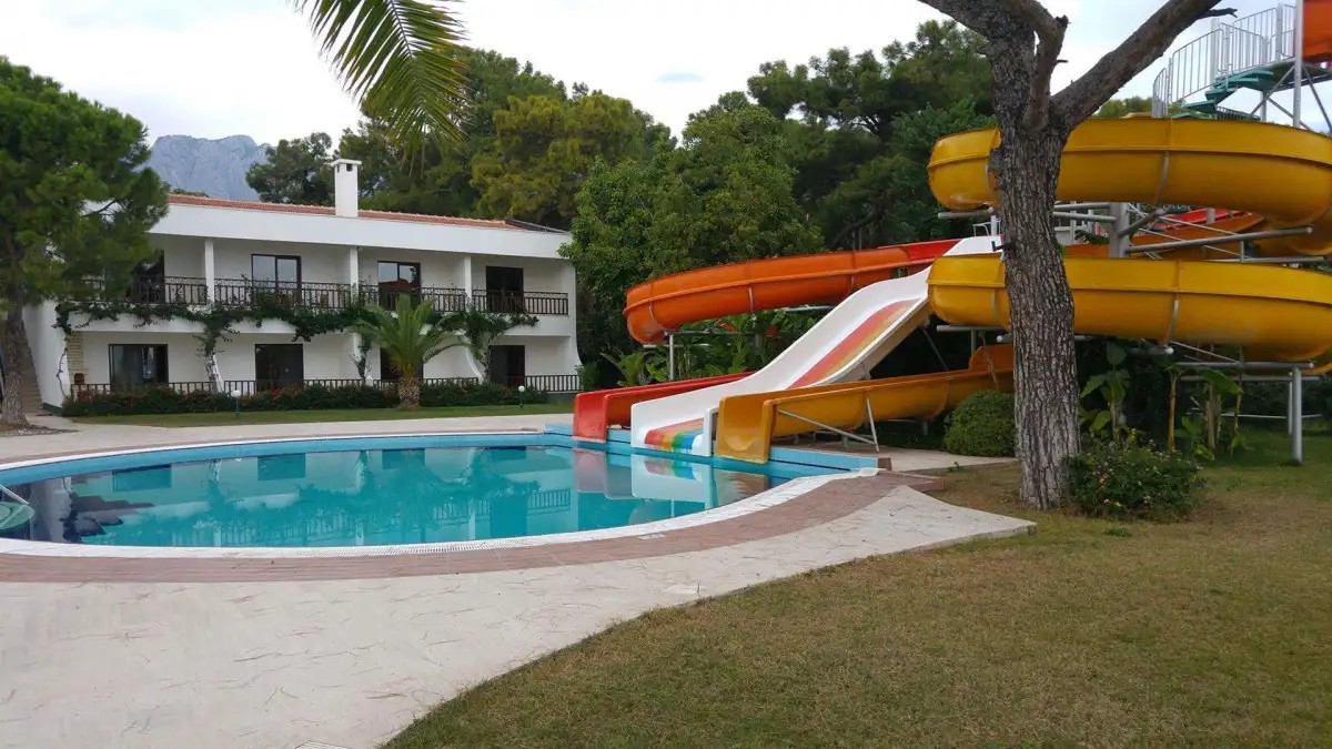 CLUB BORAN MARE BEACH