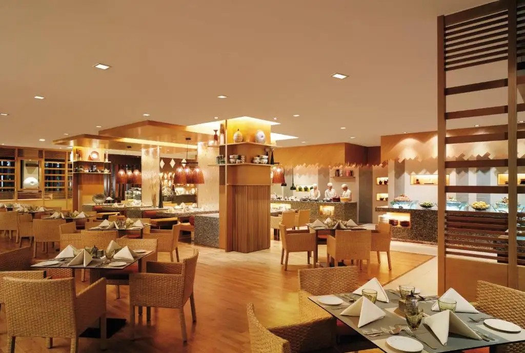 SHANGRI-LA'S RASA RIA RESORT