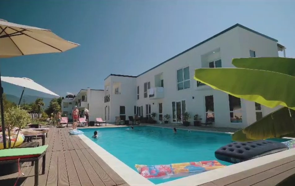 HIGOS HOTEL