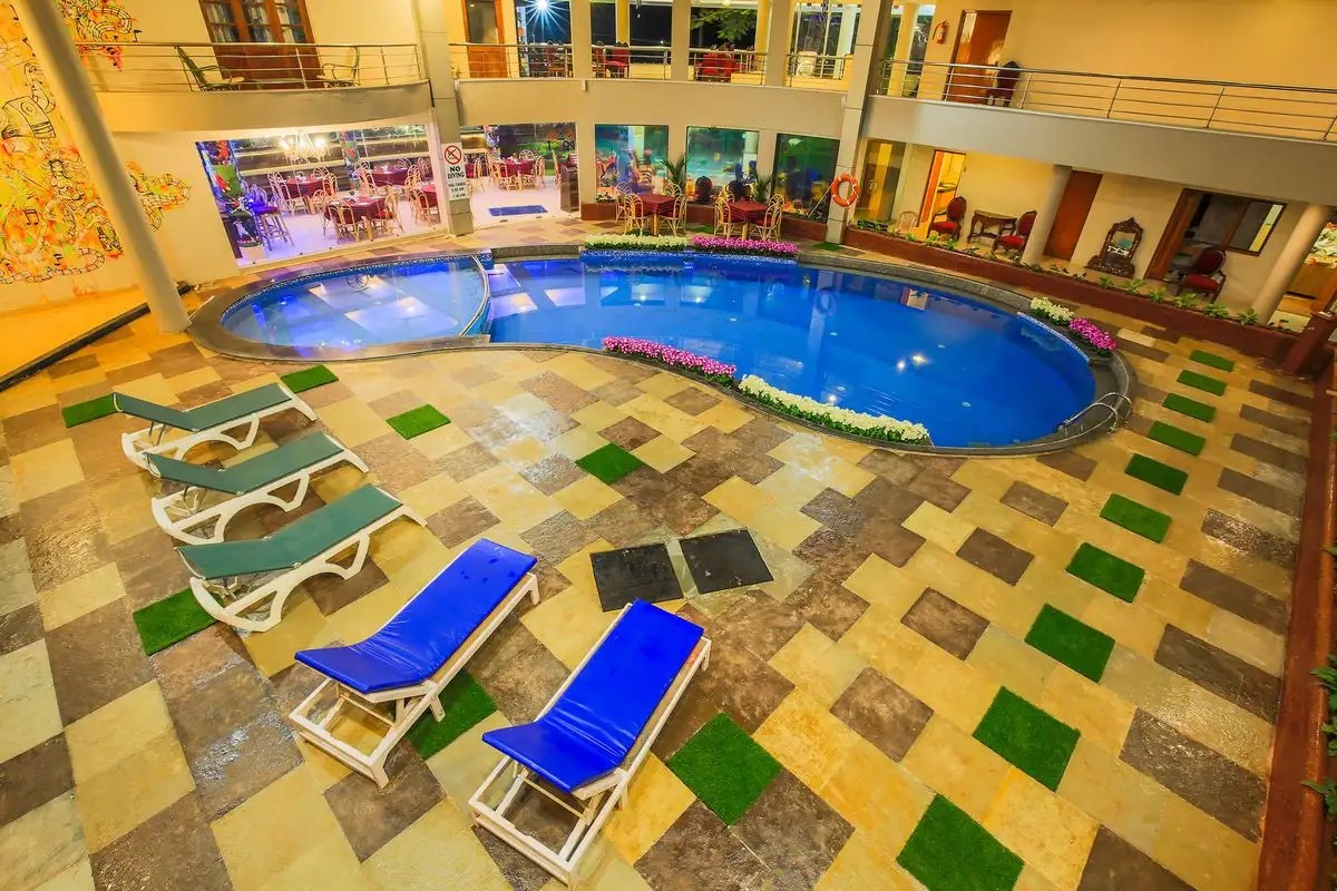 THE CENTER COURT