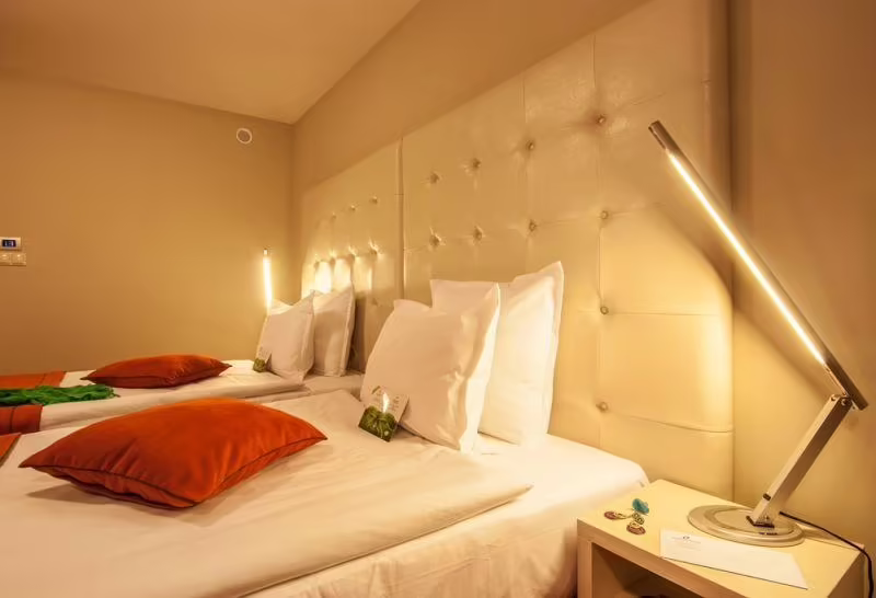 INTERNATIONAL HOTEL CASINO & TOWER SUITES