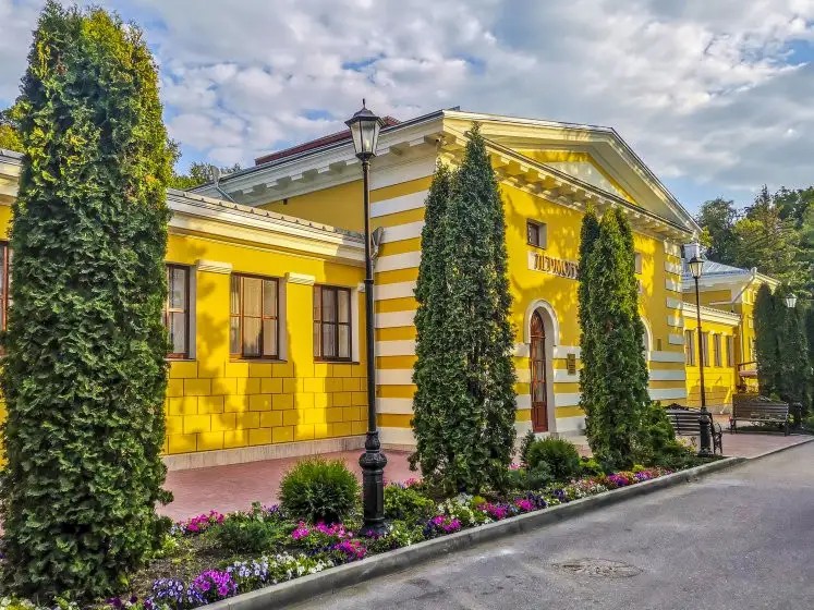 ЛЕРМОНТОВСКИЕ ВАННЫ
