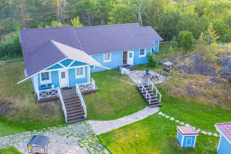 KARELIAN ROCKY HOUSE