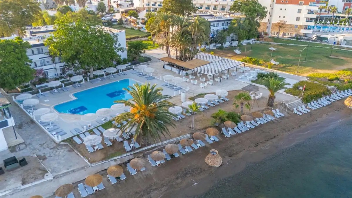 LADONIA HOTELS LUNA BEACH RESORT (EX. REGULUS BEACH RESORT)