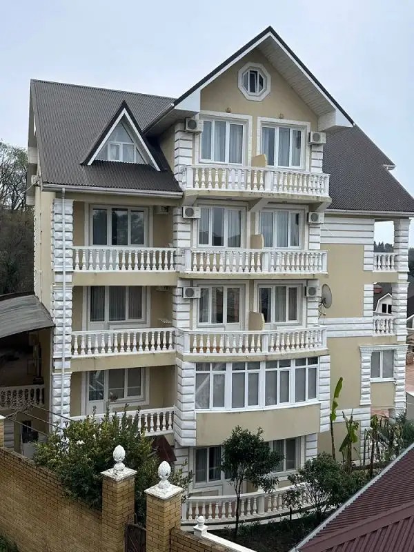 ANI LOO HOTEL