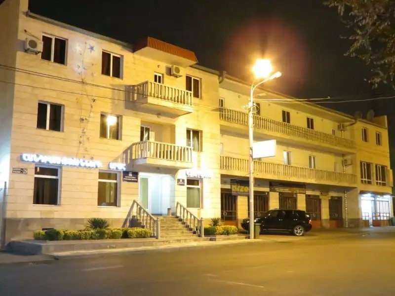 WHITE HOUSE HOTEL