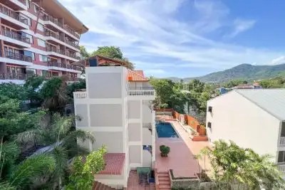 TRI'S MIRACLE KATA BEACH SIDE