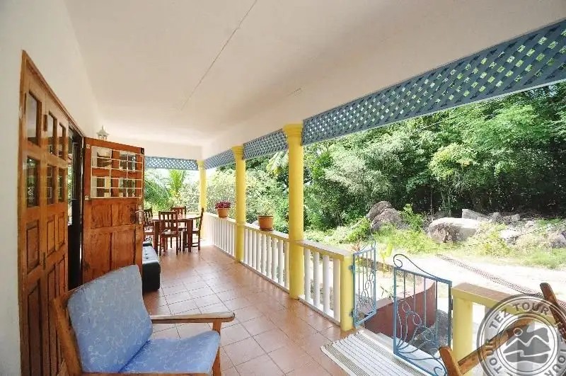 ACQUARIO SELF CATERING APARTMENTS GUEST HOUSE