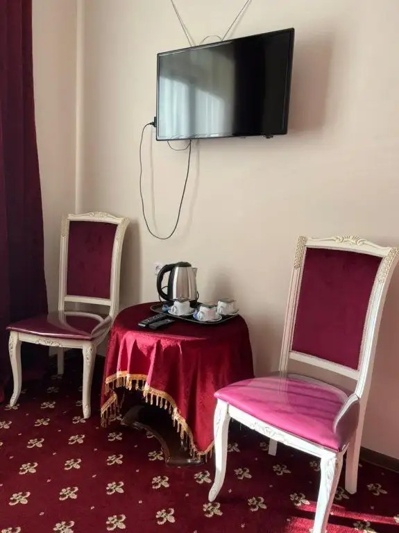 БЕЛЫЕ НОЧИ ДОМБАЙ