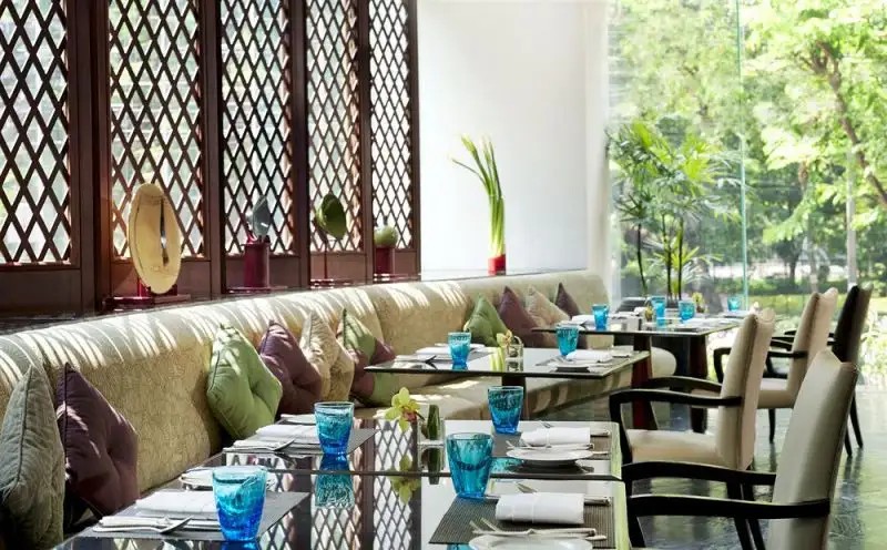 THE ATHENEE HOTEL (EX. PLAZA ATHENEE BANGKOK, A ROYAL MERIDIEN)