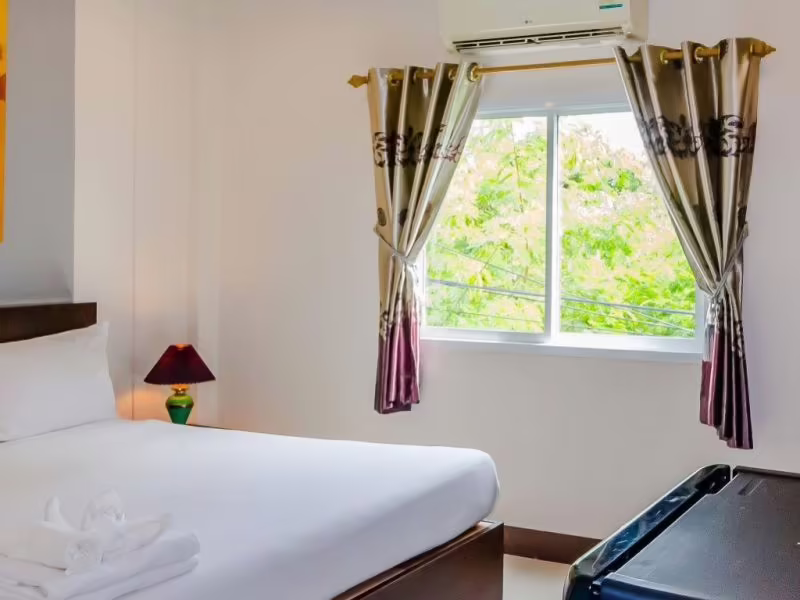 BAAN YUYEN KARON GUESTHOUSE