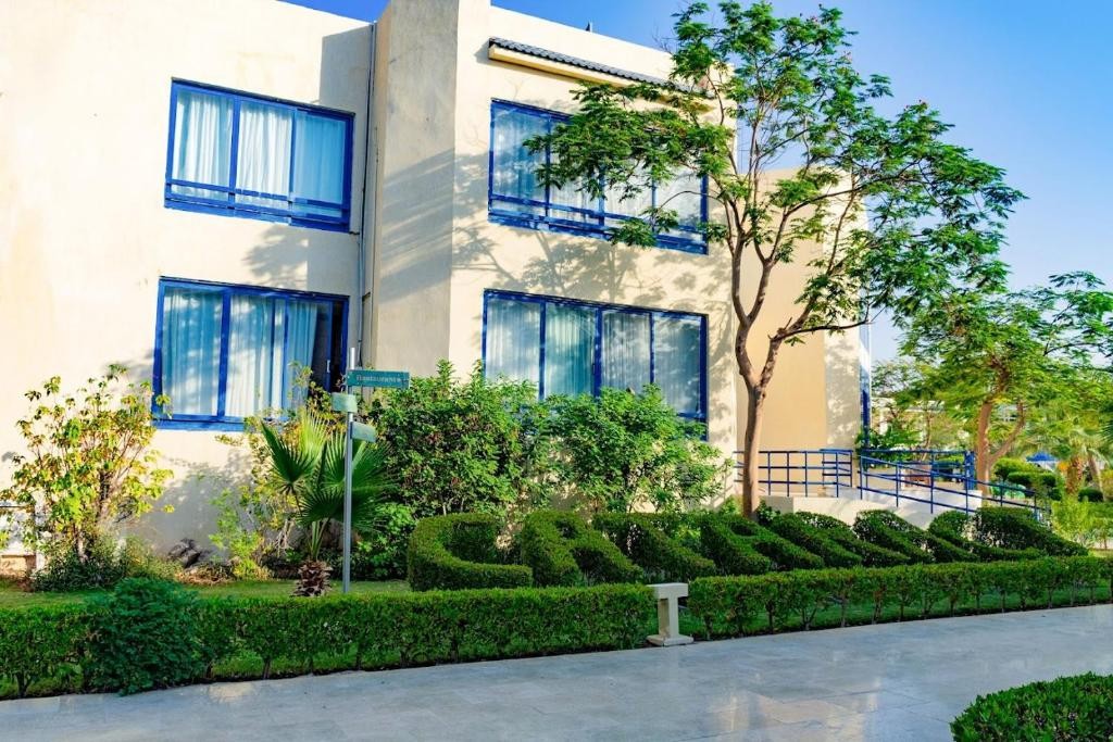 CATARACT RESORT