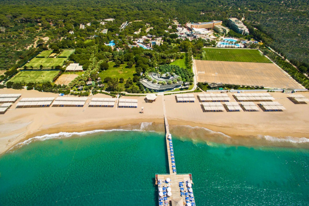 BLUE WATERS CLUB & RESORT