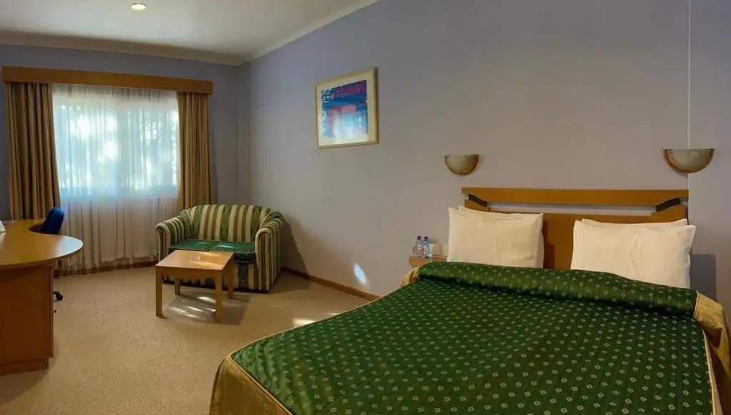 THE CRESCENT BEACH HOTEL BAKU