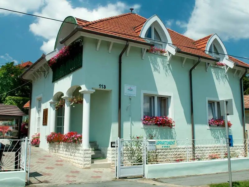 ESZTER IVAN APARTMENTS