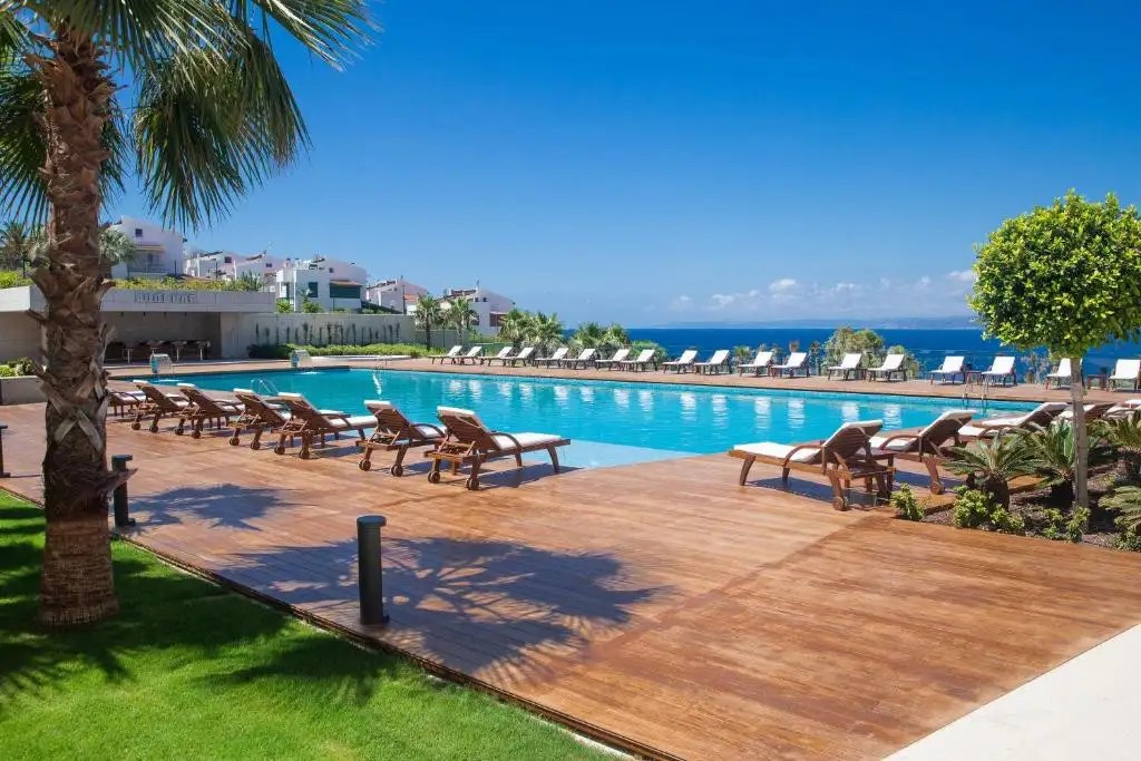 ONLIVE DELUXE HOTEL