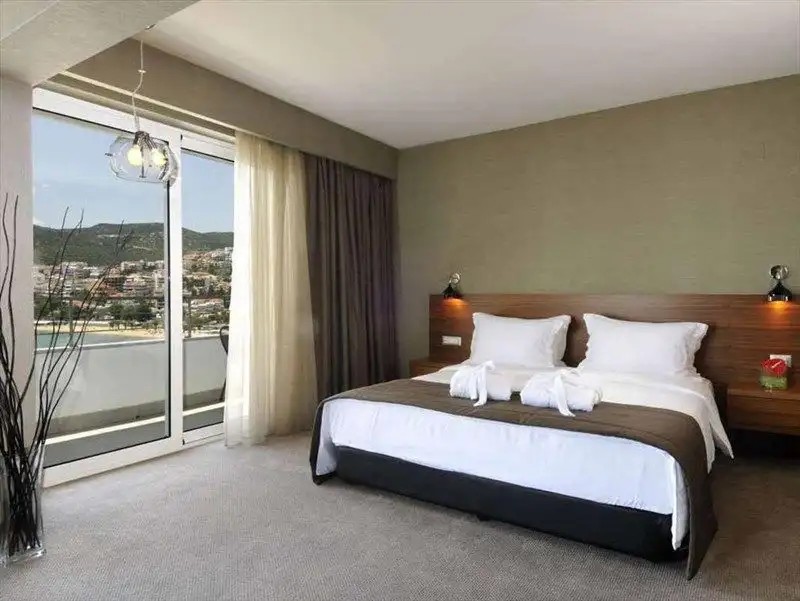 LUCY HOTEL