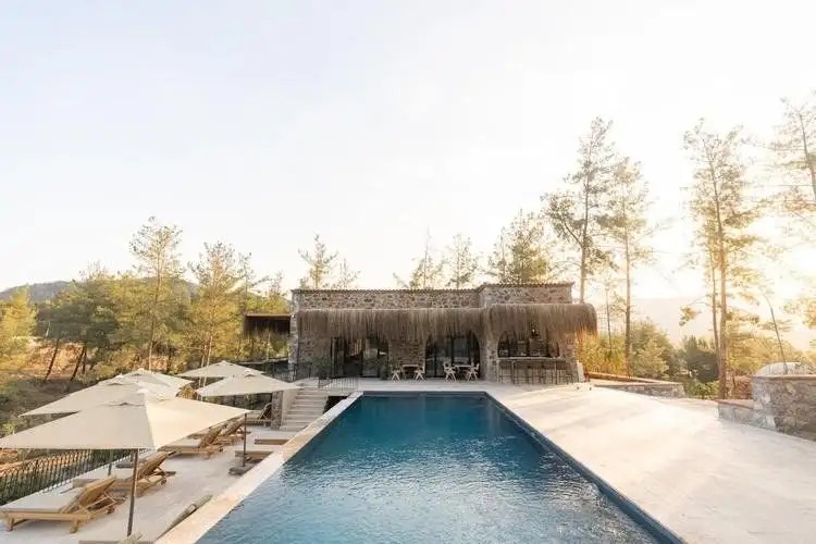 IZZ GETAWAY ADULTS ONLY