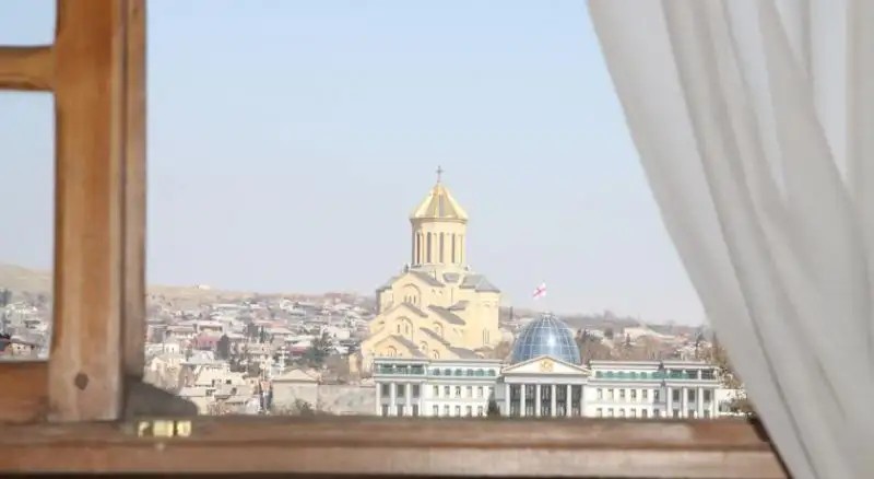 DZVELI UBANI