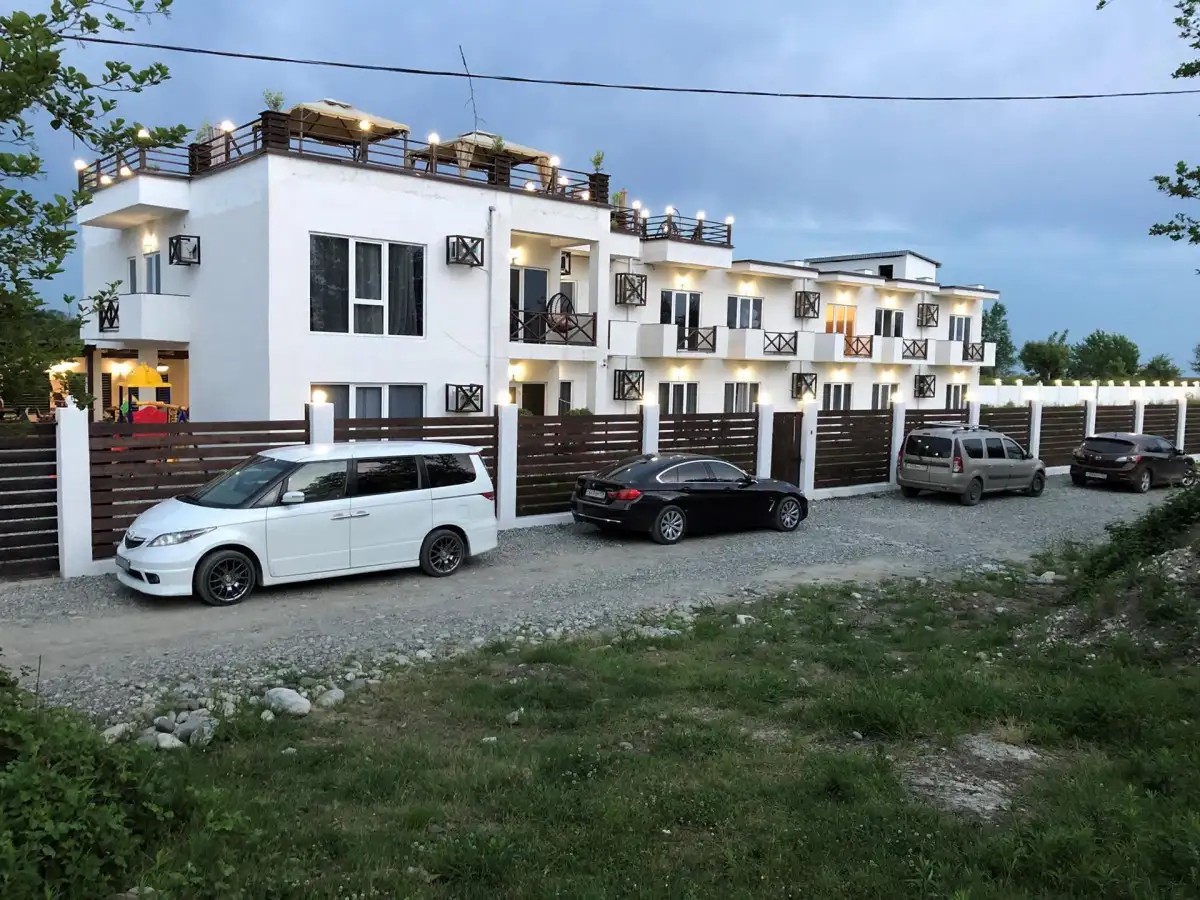 HIGOS HOTEL