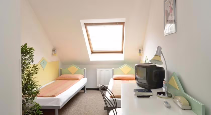 MARCO POLO TOP HOSTEL