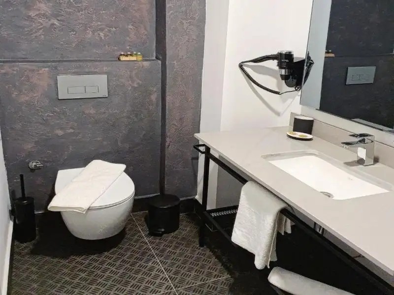 WOYNPOINT HOTEL