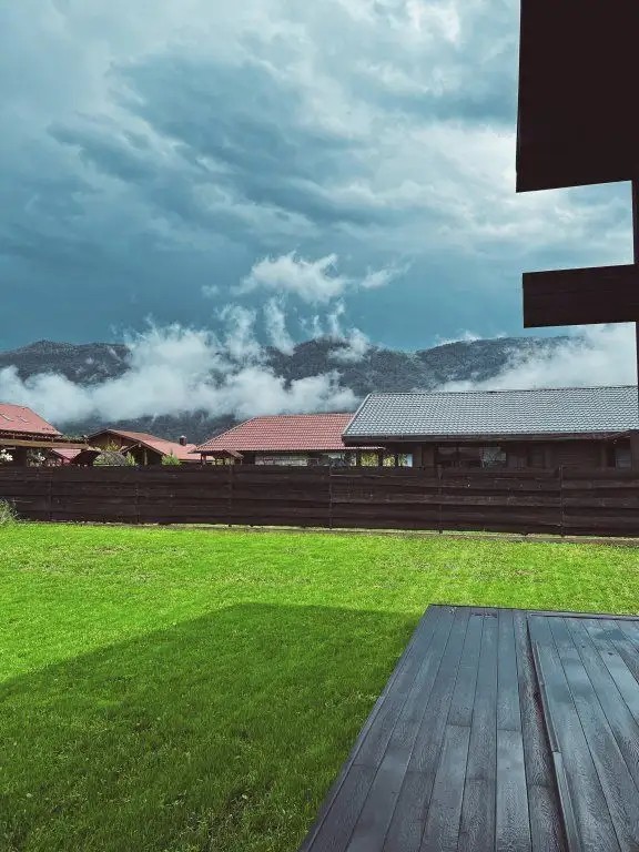 KEDR HOUSE MANZHEROK
