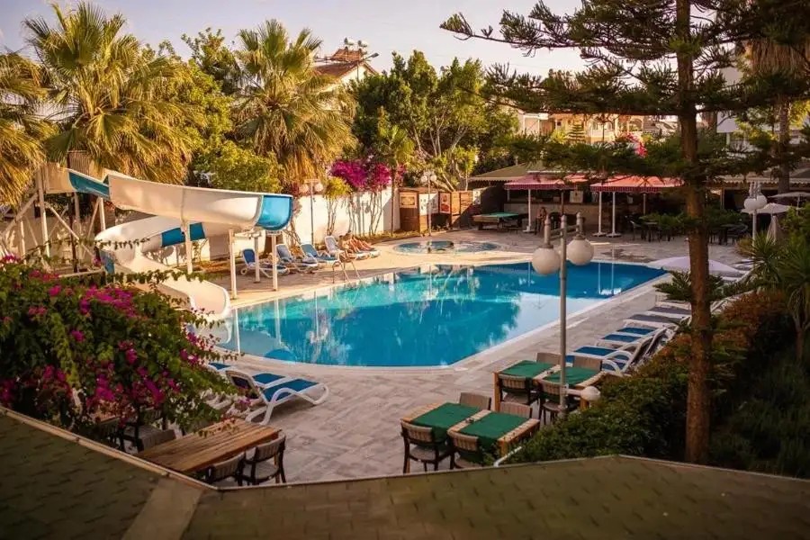 AKALIA SUITE HOTEL & SPA (EX. RISUS)