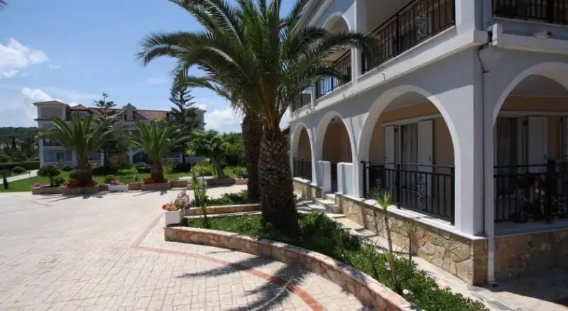 SOFIA-YIOTA STUDIOS & APARTMENTS