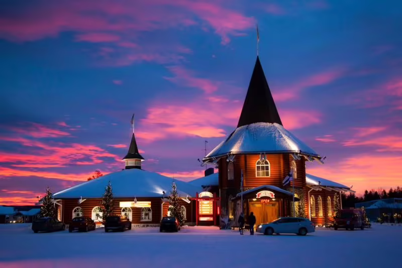 SANTA CLAUS HOLIDAY VILLAGE APT