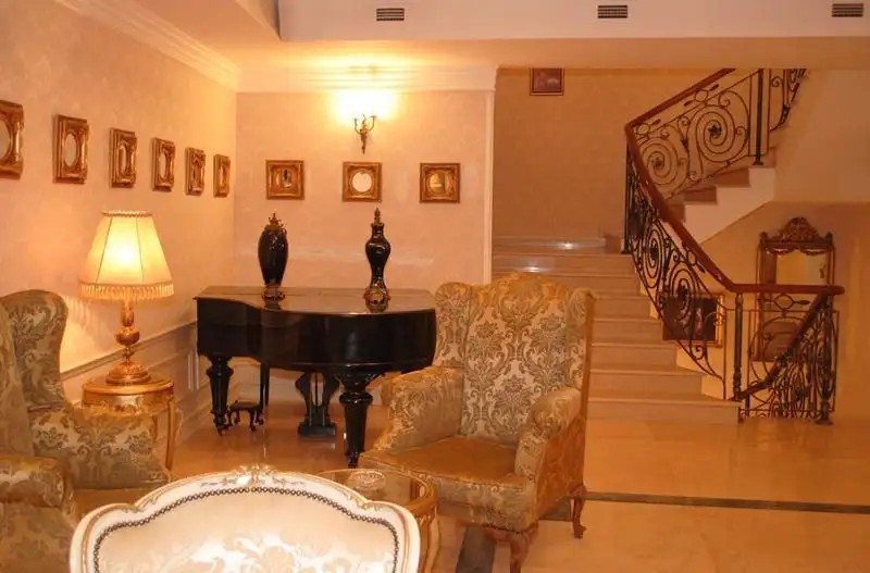 VERE PALACE