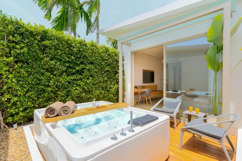 junior spa bath villa