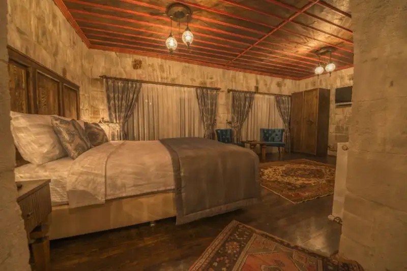 LUNA CAVE HOTEL